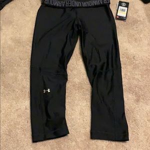 Women’s Underarmour Compression Capris M New